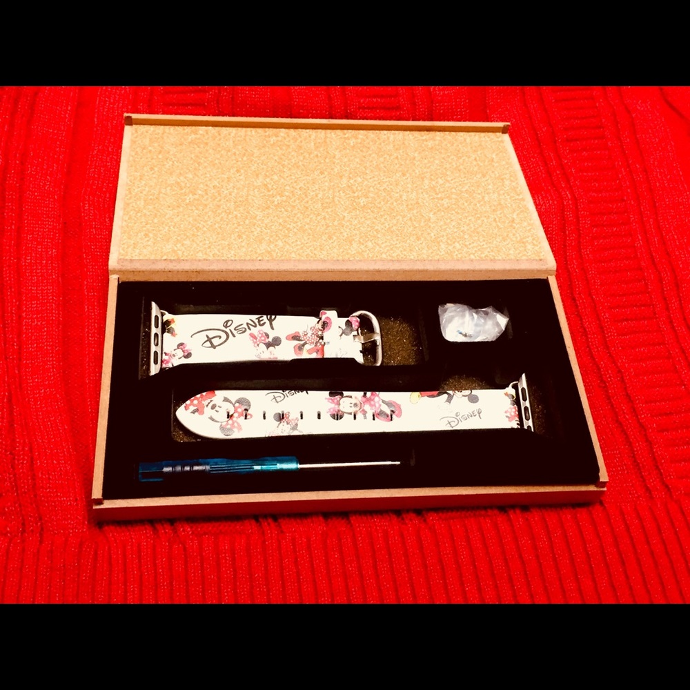 38mm/40mm Minnie Mouse Apple Watch Leather Band - Picture 5 of 7